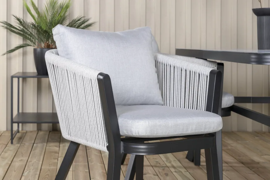 Virya ristkülikukujuline aiasöögikomplekt mustast alumiiniumist ja hallide köistoolipatjadega, GR21516 – 9