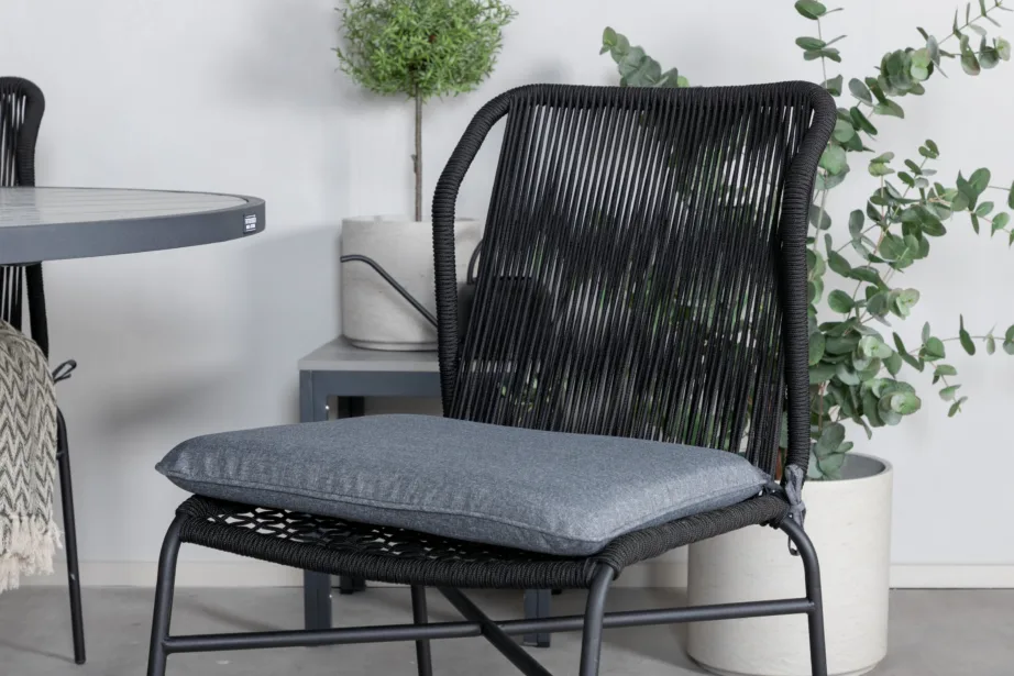 Parma ümmargune terrassimööblikomplekt WPC lauaga ja mustade Julian toolidega (ø140 cm), GR21717 – 5