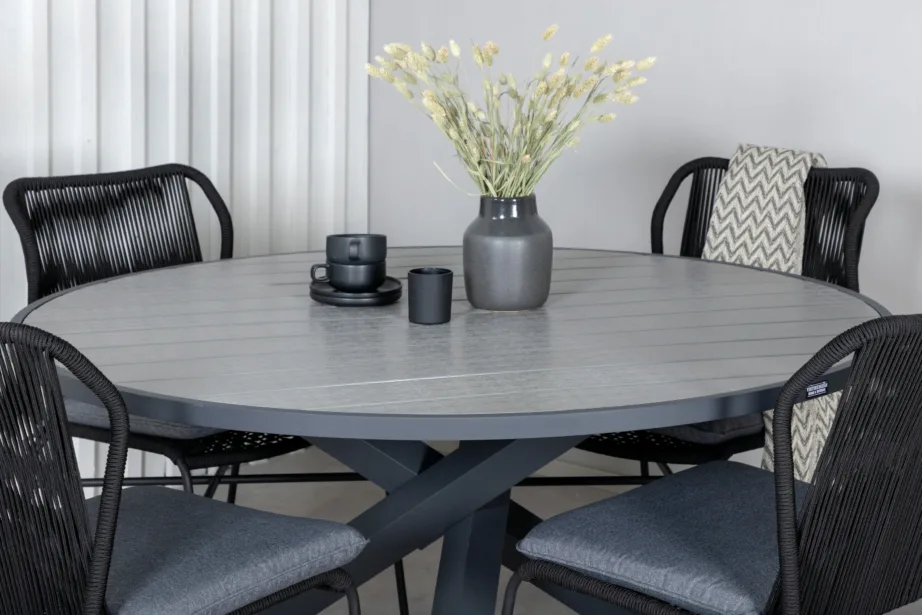 Parma ümmargune terrassimööblikomplekt WPC lauaga ja mustade Julian toolidega (ø140 cm), GR21717 – 6