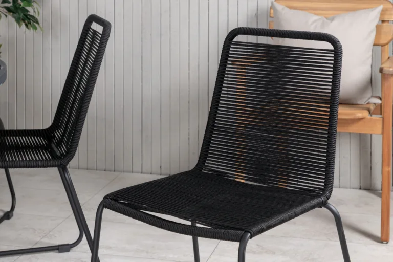Ümmargune aiamööbli komplekt Parma (aintwood lauaplaat, mustad Lindos köitoolid, ø140 cm) - GR21725