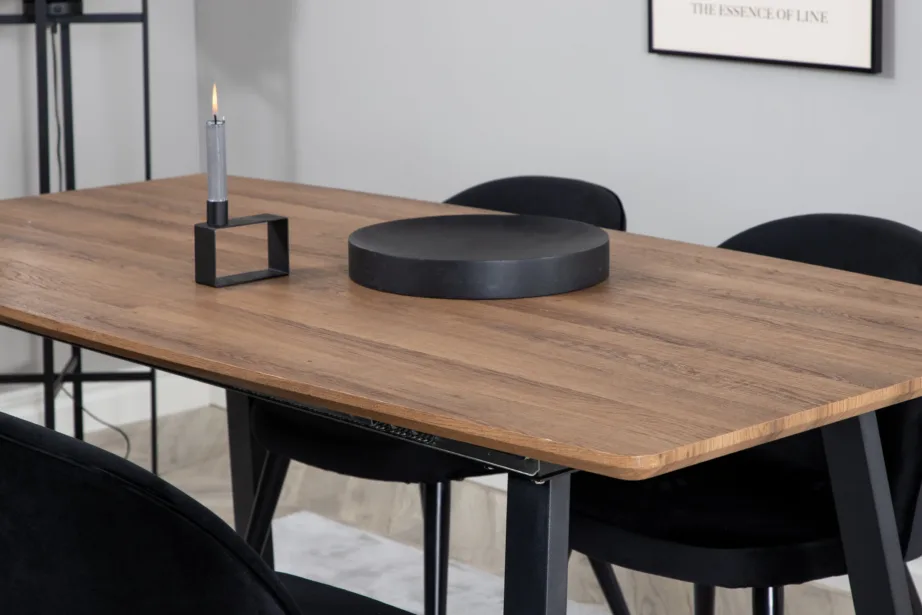 Pähklitooni pikendatav söögilaud Inca ja musta velvetkattega tool, GR22001 – 9