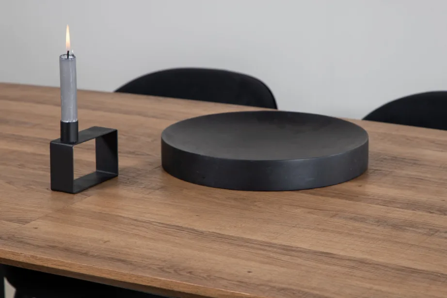 Pähklitooni pikendatav söögilaud Inca ja musta velvetkattega tool, GR22001 – 10