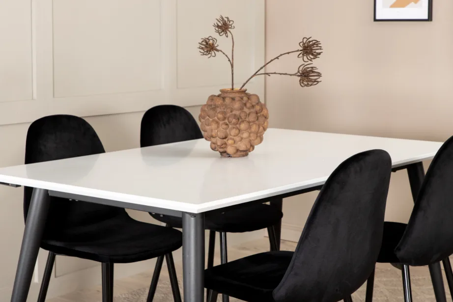 Skandinaavia stiilis pikendatav söögilaud Jimmy ja mustad velvetist toolid Polar, GR22076 – 8