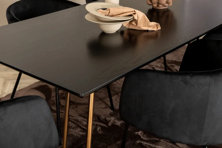 Söögilauakomplekt Petra (must lauaplaat, vasksed jalad, 6 sametist Berit tooli) - GR22113
