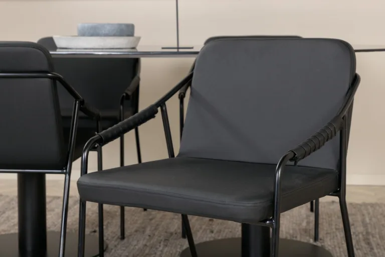 Ovaalne söögilauakomplekt Pillan (must klaas, 4 musta PU tooli) - GR22130