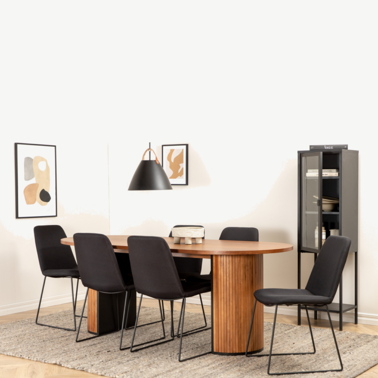 Ovaalne söögilaud Bianca (pähklivineer, 200x90cm) ja musta polsterdusega Muce tool - GR22187
