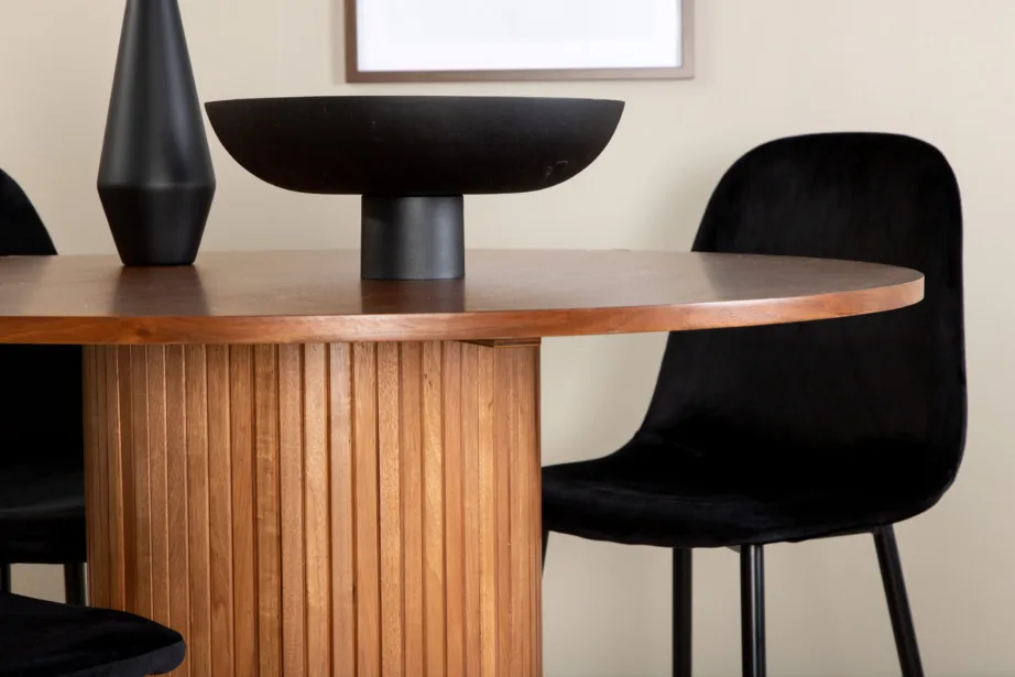 Ümmargune söögilaud Bianca pähklispooniga ja must söögitool Polar, GR22216 – 10