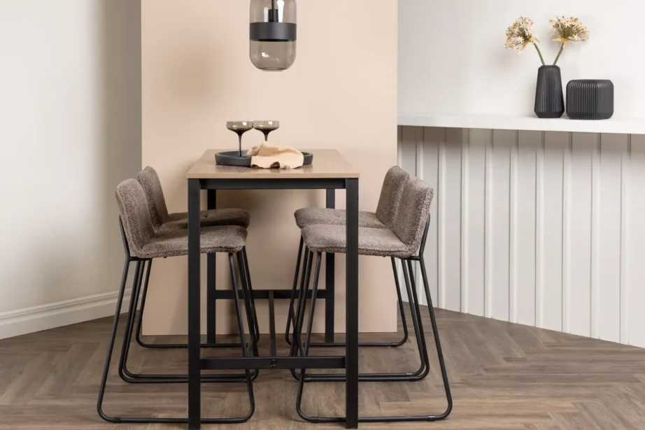 Pähklitooni Camdeni baarilaud ja neli tumehalli mikrokiudkangaga Bisbee baaritooli, GR23233 – 8