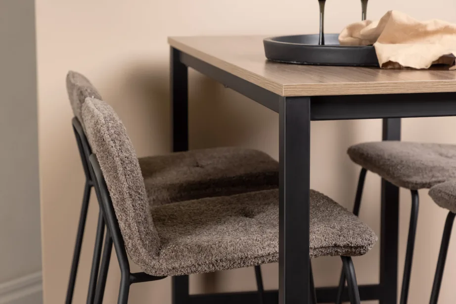 Pähklitooni Camdeni baarilaud ja neli tumehalli mikrokiudkangaga Bisbee baaritooli, GR23233 – 9