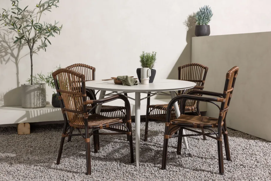 Ümmargune söögilaua komplekt Lina – beež alumiiniumlaud ja 4 pruuni punutud Galera tooli, GR23428 – 8