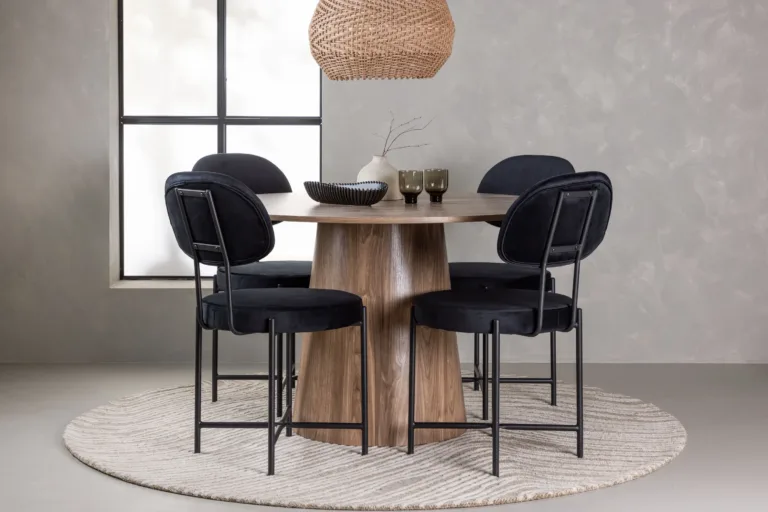 Ümmargune söögilauakomplekt Lanzo (MDF, ø120 cm) ja mustad samettoolid Stella - GR23565