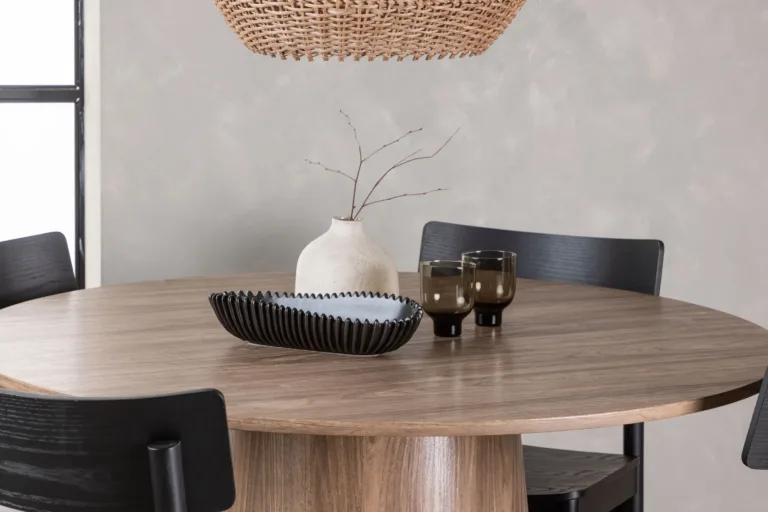 Ümmargune söögilauakomplekt Lanzo (MDF, ø120 cm) ja mustad Montros toolid - GR23570