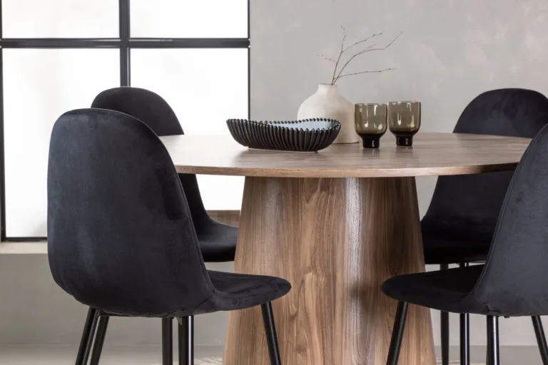 Ümmargune söögilauakomplekt Lanzo ja mustad velvetist toolid Polar (MDF, ø120 cm) - GR23572