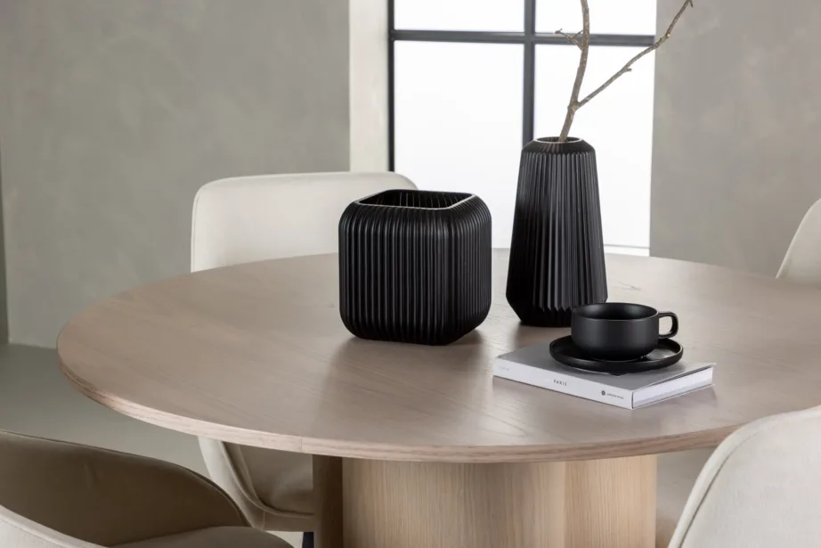 Ümmargune söögilauakomplekt Olivia valgeks peitsitud MDF lauaga ja beežide Rosie polsterdatud toolidega, GR23806 – 6