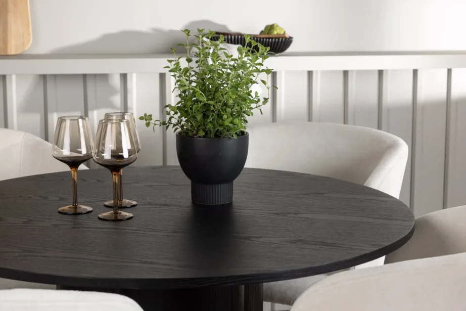 Ümmargune söögilauakomplekt Olivia, must MDF laud ja 4 Day tooli murdvalge polüestriga, GR23828 – 6