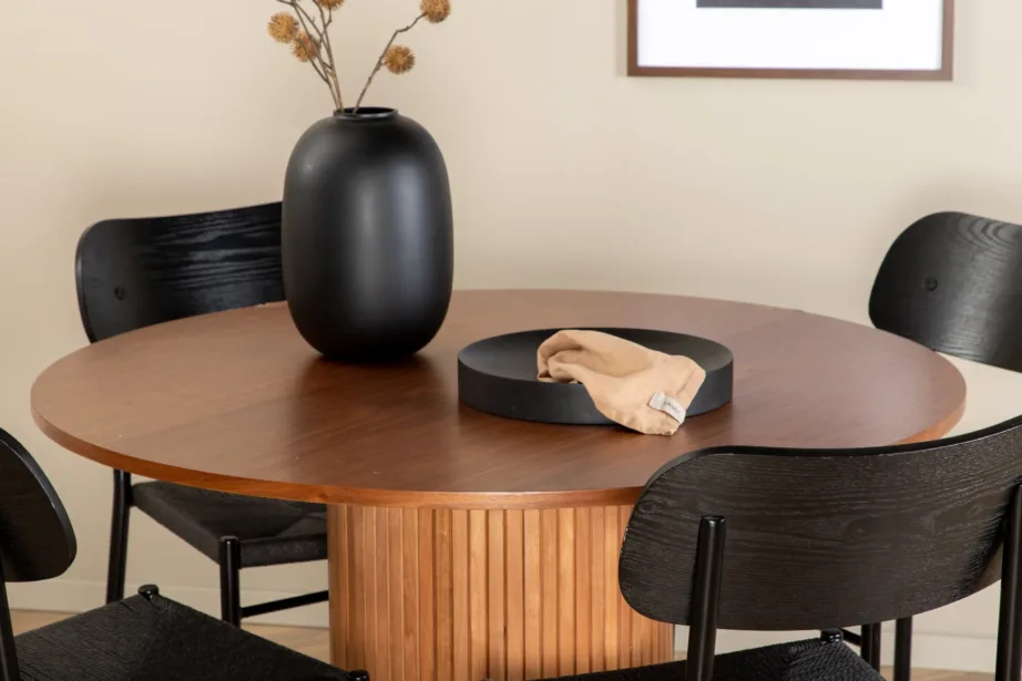 Ümmargune söögilauakomplekt Bianca pähkliviimistlusega ja mustade Polly rotangtoolidega, GR23983 – 2