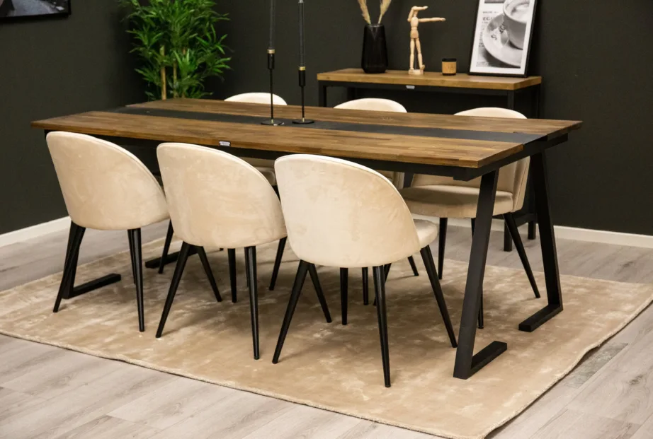 Jakarta ristkülikukujuline tiigipuust söögilaud mustade terasjalgadega ja beežide velvetkattega toolid, GR737 – 7