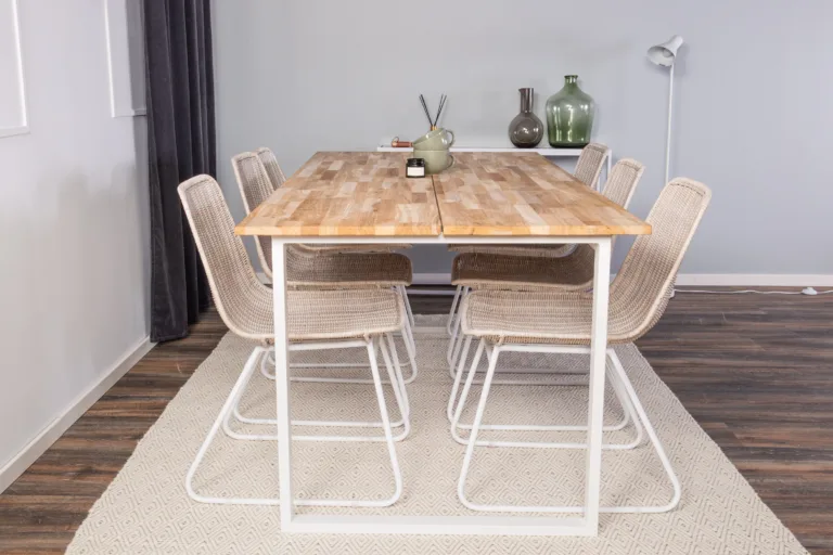 Tiigipuust ristkülikukujuline söögikomplekt Cirebon (200x90 cm, 6 valget rotangist tooli) - GR814