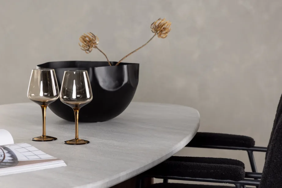 Helehall ovaalne söögilaud Grönvik ja mustad buklee-kangaga toolid Yesterday, GR23490 – 7