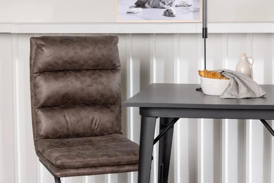 Kaasaegne söögilauakomplekt Tempe mustast MDF-ist lauaga ja pruunide Zizo mikrokiudkattega toolidega, GR23895 – 9