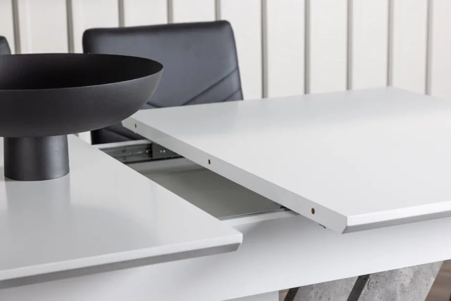 Laiendatav söögilaud DISA ja Lily toolid (valge/hall laud, mustad toolid), GR23588 – 8