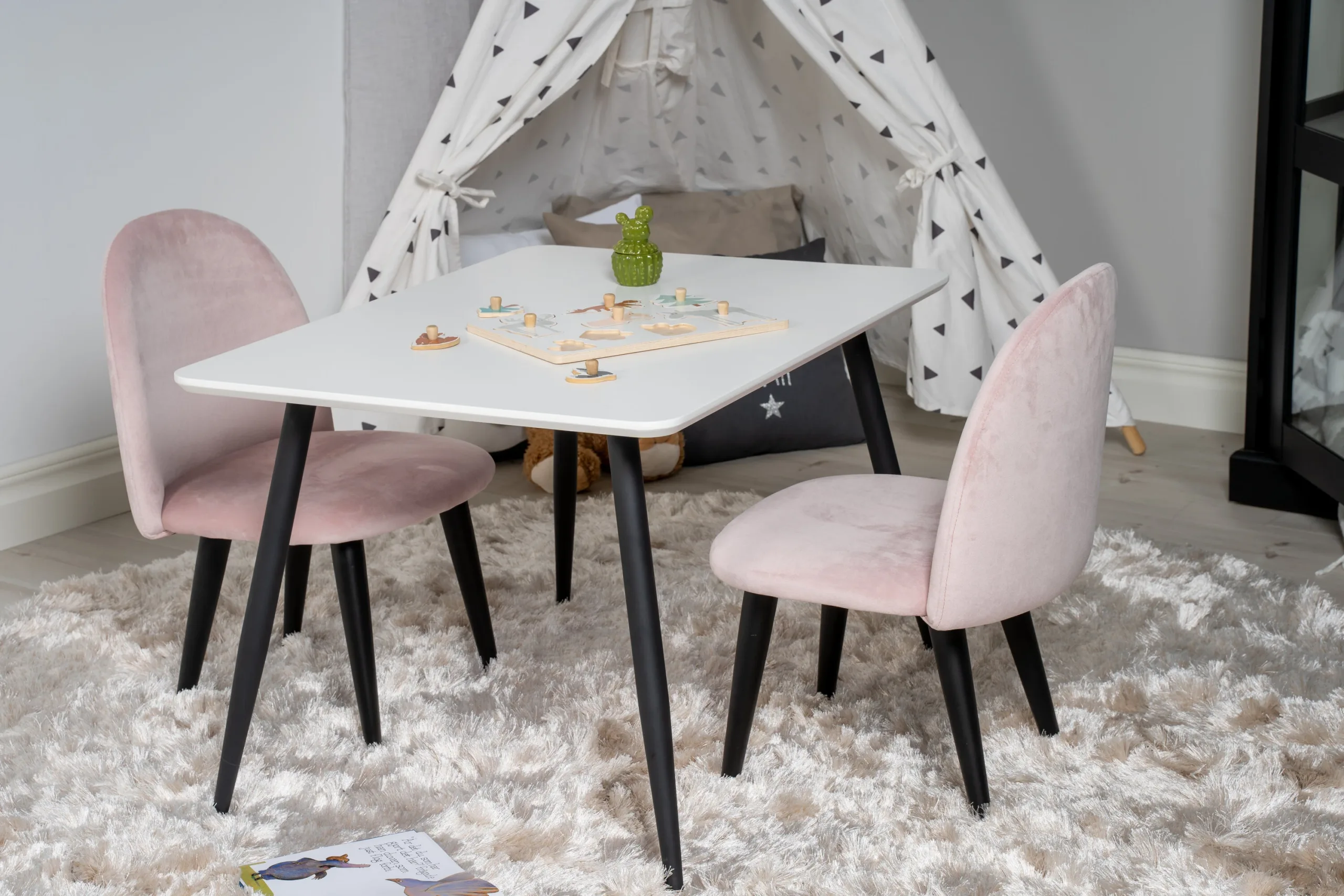 Laste söögikomplekt Polar – valge MDF laud ja roosad velvetist toolid - GR24156