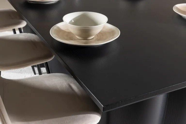 Modernne söögikomplekt Olivia laud ja Polar toolid (must MDF, beež samet, 6 inimesele) - GR24595