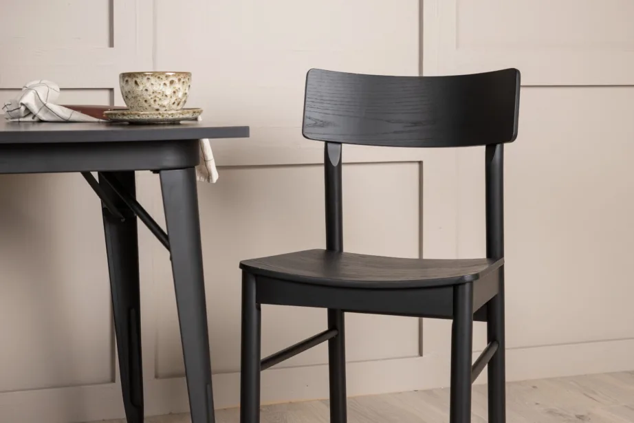 Must ristkülikukujuline söögilaud Tempe ja kaks Montros tooli, GR23005 – 11