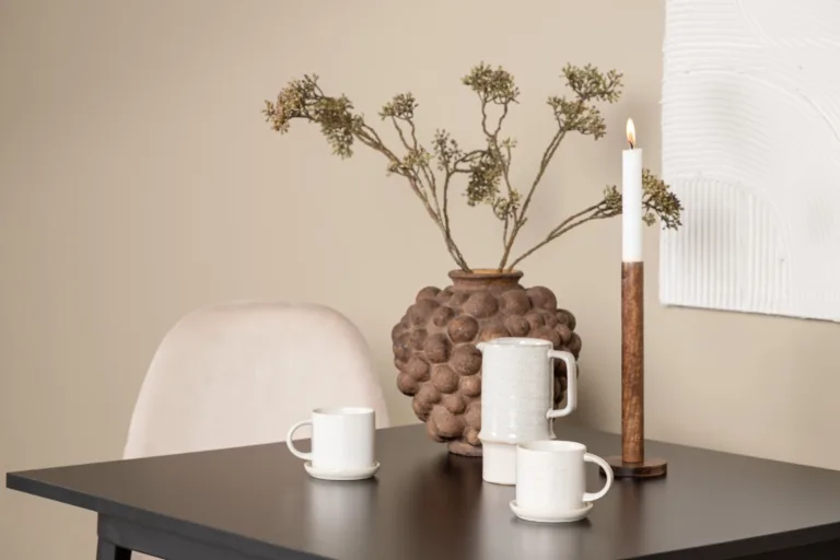 Must ristkülikukujuline söögilaud Tempe kahe beeži velvetist tooliga - GR22938
