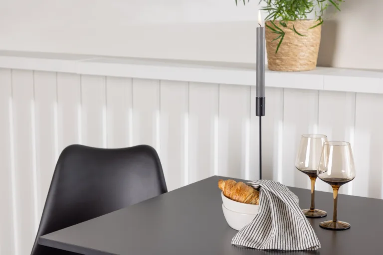 Must söögilauakomplekt Tempe lauaga ja Zeno tooliga (80x80 cm) - GR23900