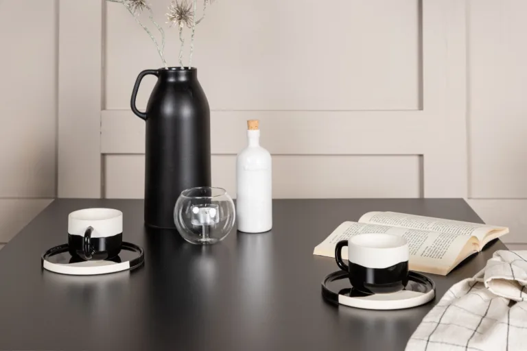 Must söögilauakomplekt Tempe laud ja Crosett toolid (2 kohta, MDF, plastik) - GR22997