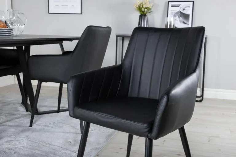 Must söögilaud Marina ja PU-kunstnahast söögitool Comfort - GR24043