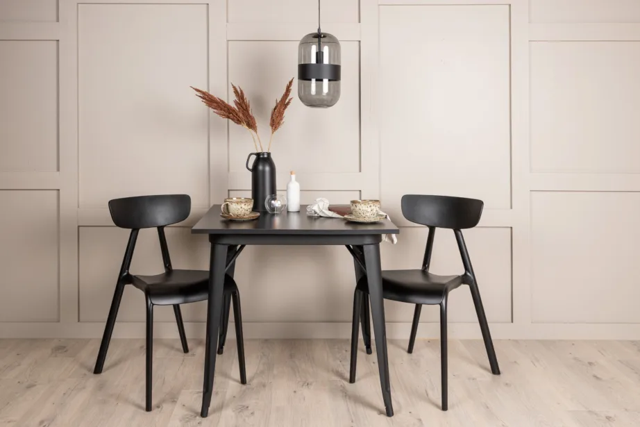 Must söögilaud Tempe ja 2 Ursholmeni plasttooli (80×80 cm), GR23011 – 8