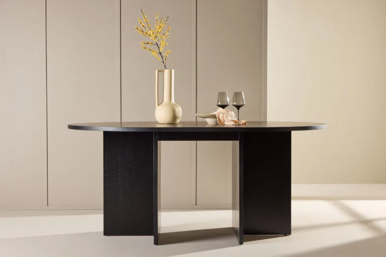 Must tammevineeriga ümar söögilaud Strada (120 cm) - 61993-100