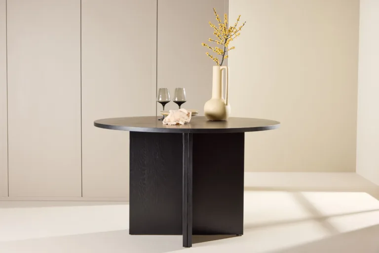 Must tammevineeriga ümar söögilaud Strada (120 cm) - 61993-100