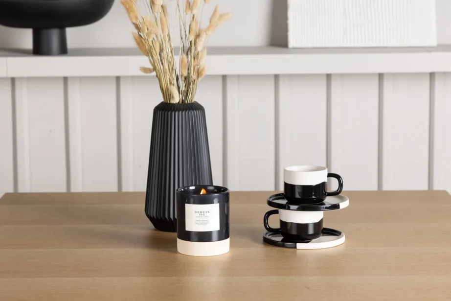 Neljakohaline söögilauakomplekt Leo tammepuidu tooni MDF ja läbipaistvate PET toolidega Edvin, GR23581 – 7