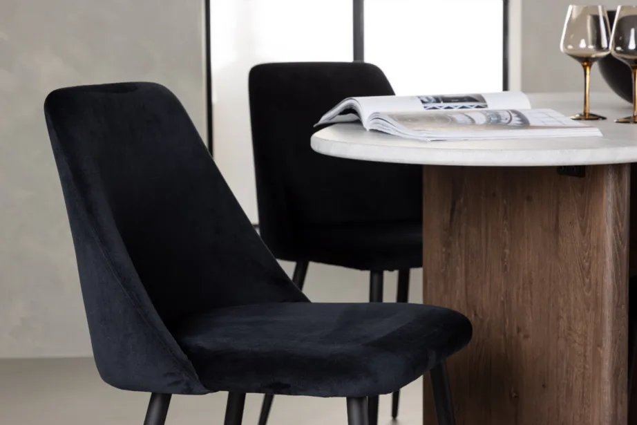 Ovaalne helehall söögilaud Grönvik ja must sametist söögitool Night, GR23489 – 6