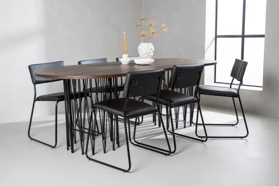 Ovaalne mokkatoonis söögilaud Stone metalljalgadega ja must kunstnahast tool Kenth, GR22821 – 9