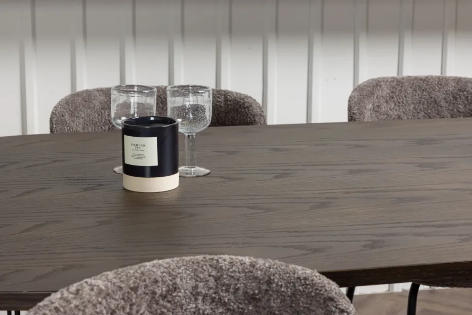 Ovaalne mokkavärvi söögilaud Stone ja tumehallid buklee-kangaga Modesto toolid, GR23043 – 11