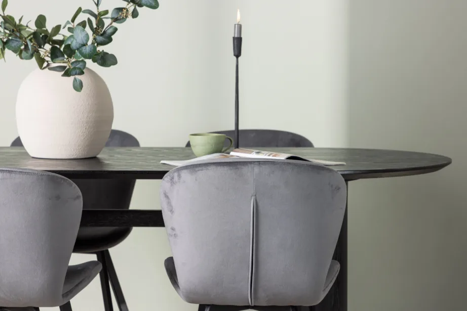 Ovaalne must MDF söögilaud Isolde ja hallid Lilja söögitoolid, GR23623 – 9