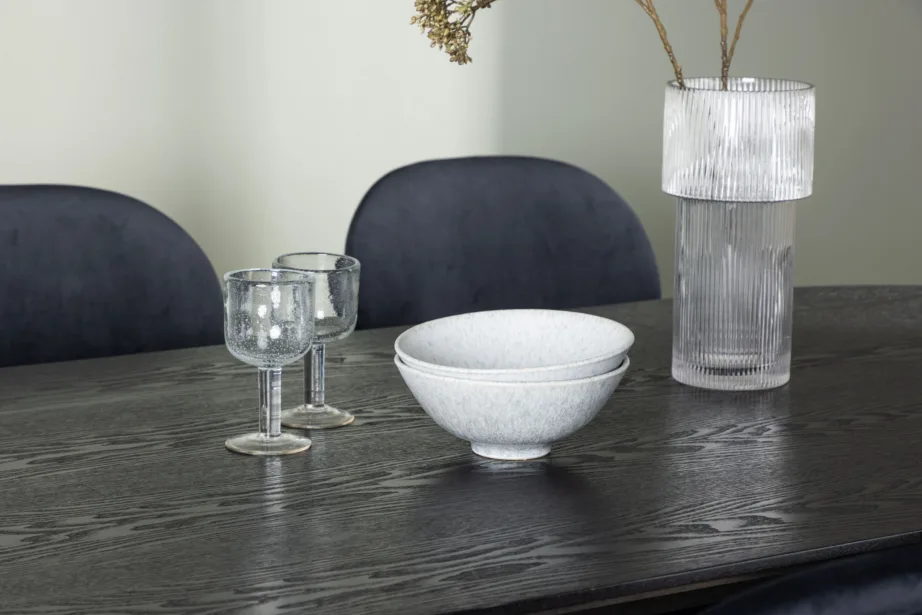 Ovaalne must MDF söögilaud Isolde koos Stella samettoolidega, GR23619 – 10