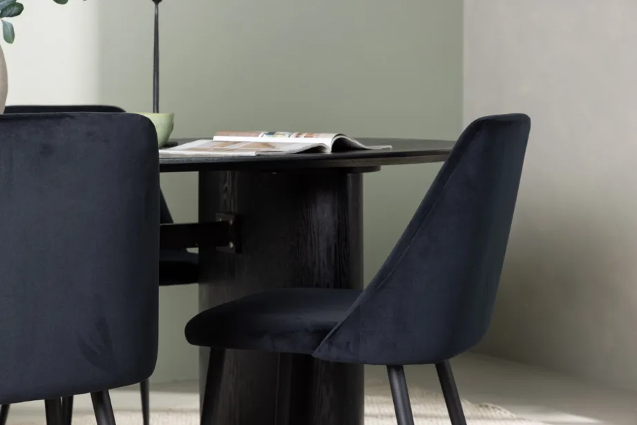 Ovaalne must söögilaud Isolde ja Night sametist toolid, GR23625 – 9