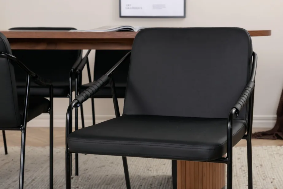 Ovaalne pähklivineeriga söögilaud Bianca ja must PU kattega toolid, GR22444 – 8