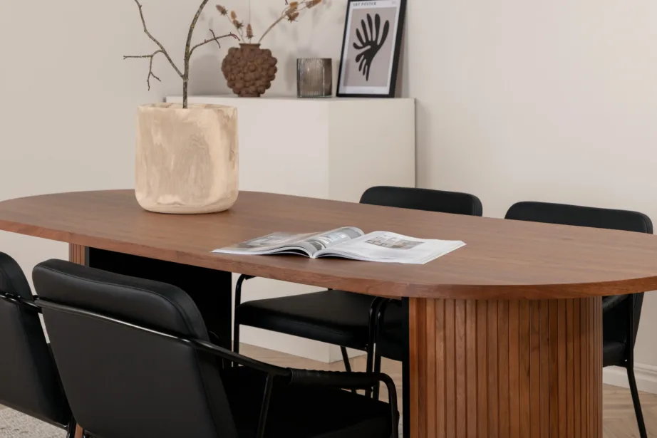 Ovaalne pähklivineeriga söögilaud Bianca ja must PU kattega toolid, GR22444 – 9