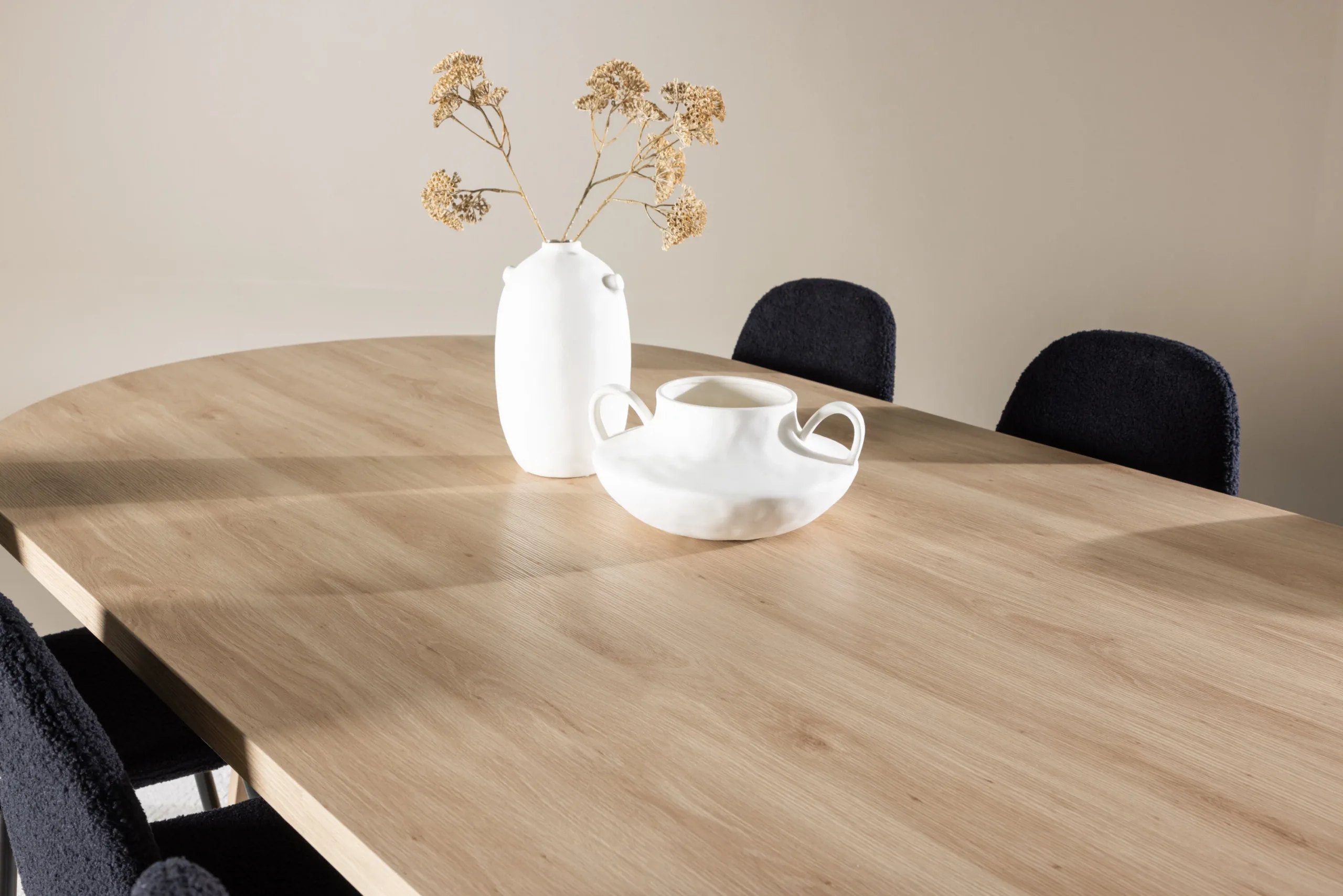 Ovaalne söögikomplekt Bootcut laud ja mustad Polar toolid (MDF, 230x115 cm) - GR24552