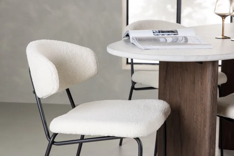 Ovaalne söögilauakomplekt Grönvik lauaga ja valge buklee kangaga Chico toolidega (MDF, mokk, 180x75cm) - GR23495