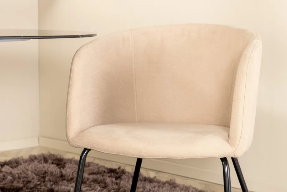 Ovaalne söögilauakomplekt Pillan (must klaas, 4 beeži polsterdatud tooli Berit), GR22364 – 8