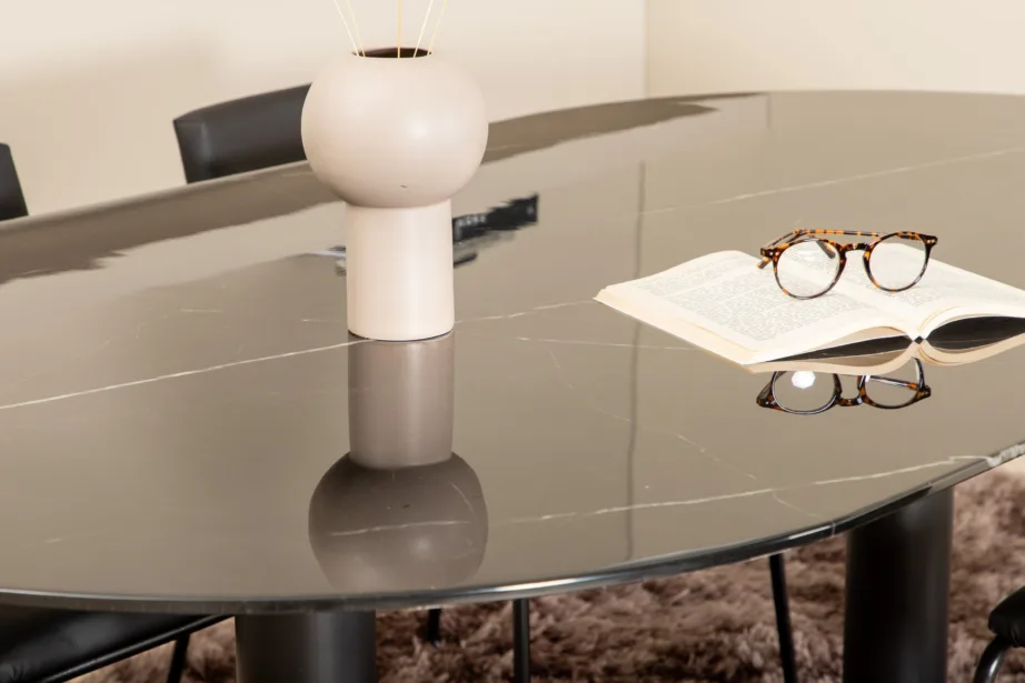 Ovaalne söögilauakomplekt Pillan (must klaaspind, 4 Kenth kunstnahast tooli), GR22133 – 7