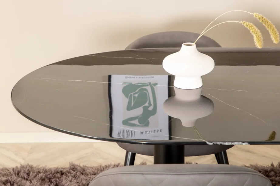 Ovaalne söögilauakomplekt Pillan (musta klaasplaadiga, hallid polsterdatud toolid), GR22374 – 9