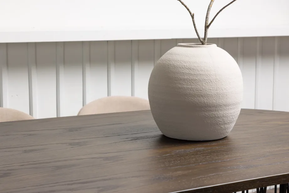 Ovaalne söögilauakomplekt Stone mokka vineeriga, mustad metalljalad ja beežid Velvet Stitches toolid, GR22818 – 11